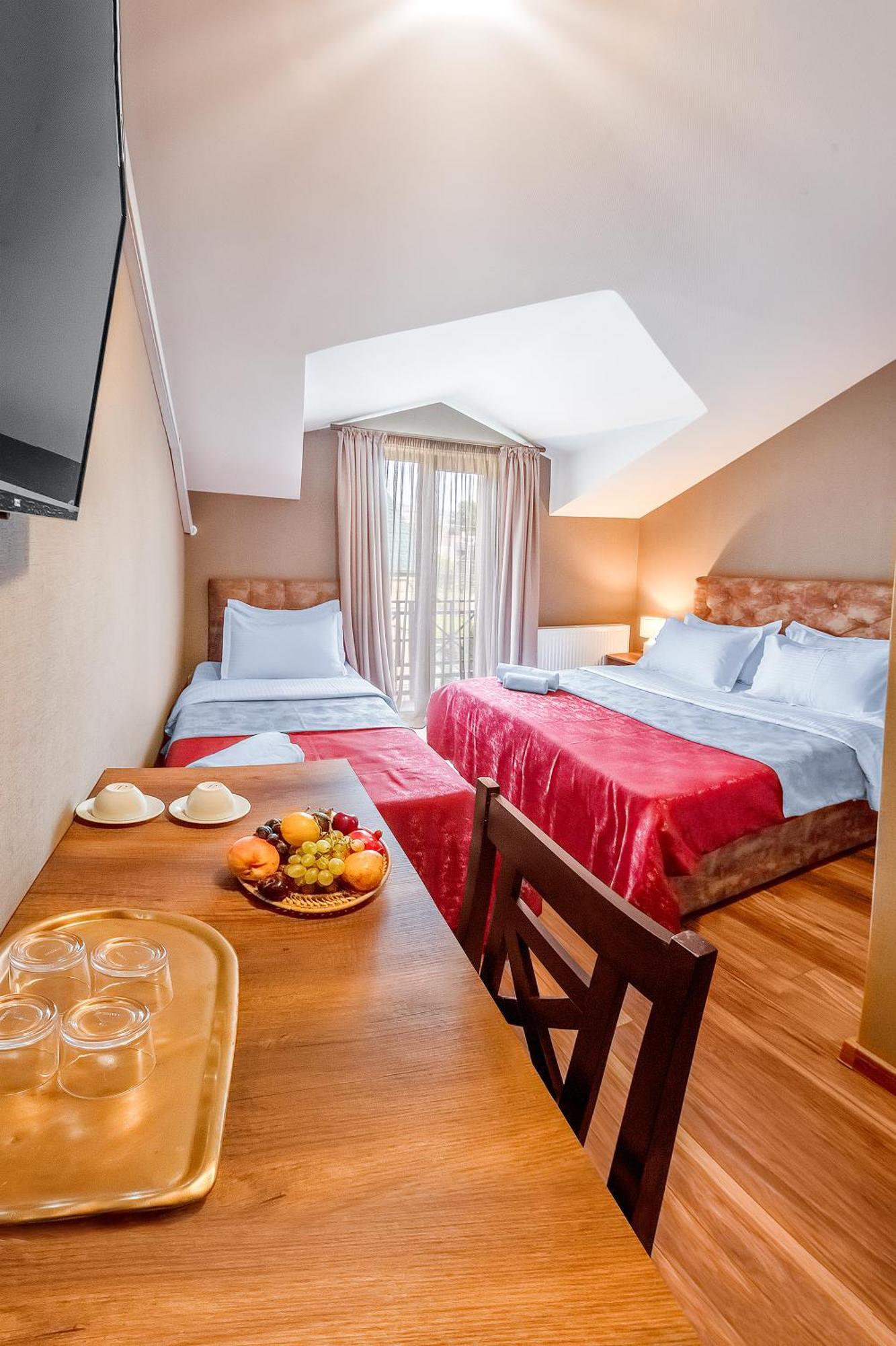 Dzvel Ubanshi Hotel Gori Bagian luar foto
