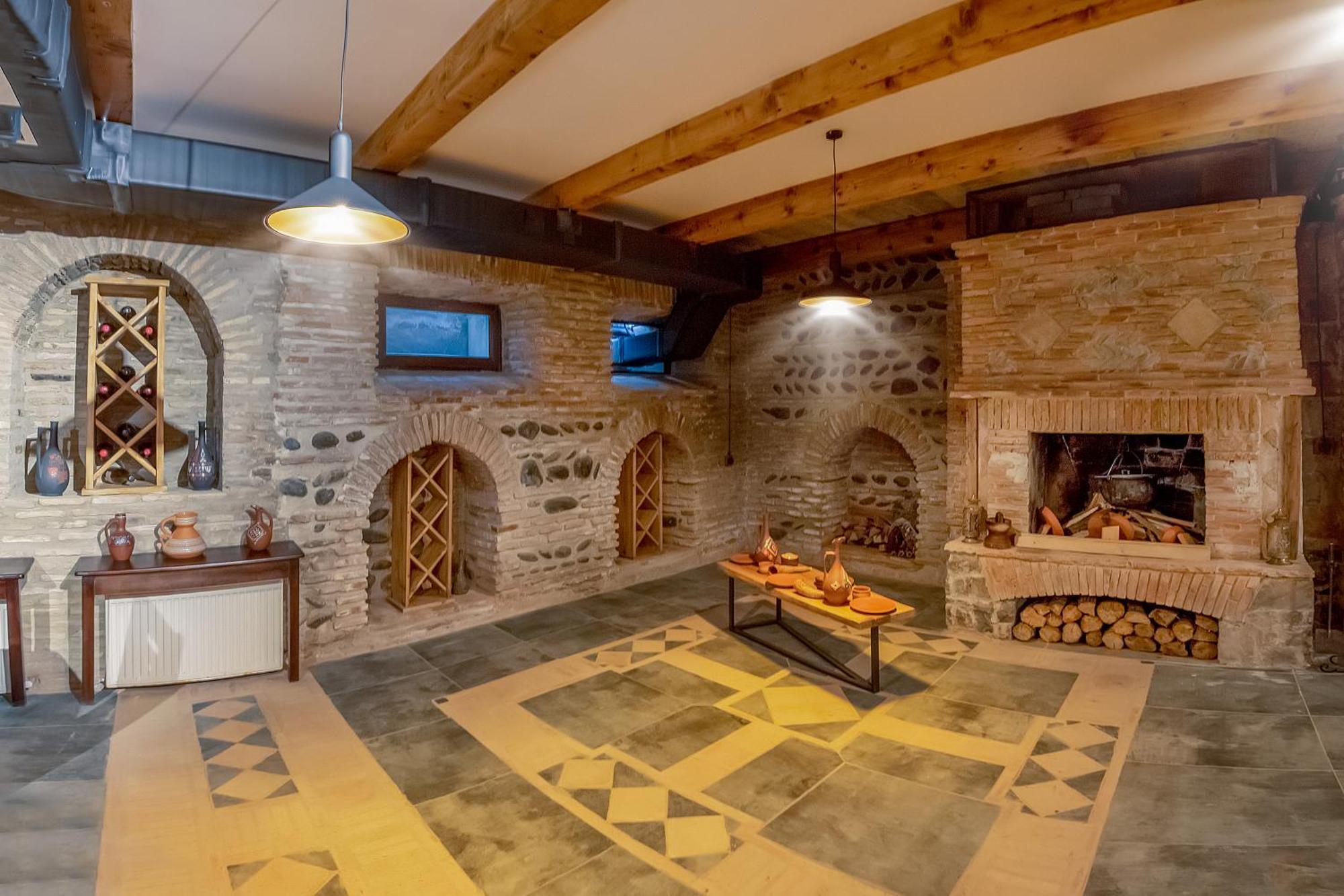 Dzvel Ubanshi Hotel Gori Bagian luar foto