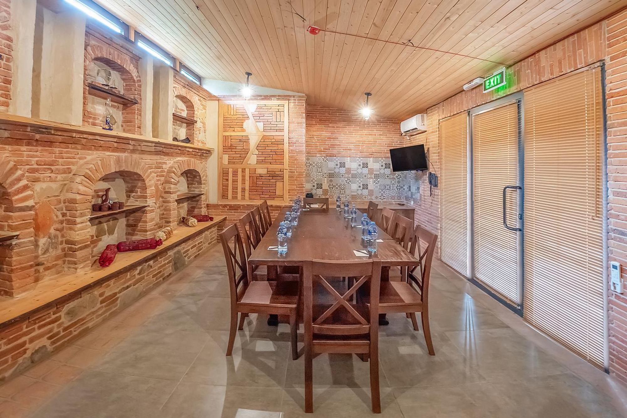 Dzvel Ubanshi Hotel Gori Bagian luar foto