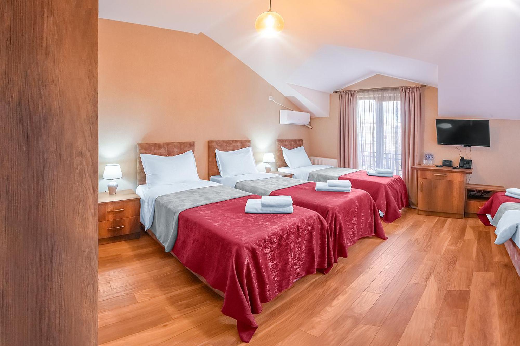 Dzvel Ubanshi Hotel Gori Bagian luar foto