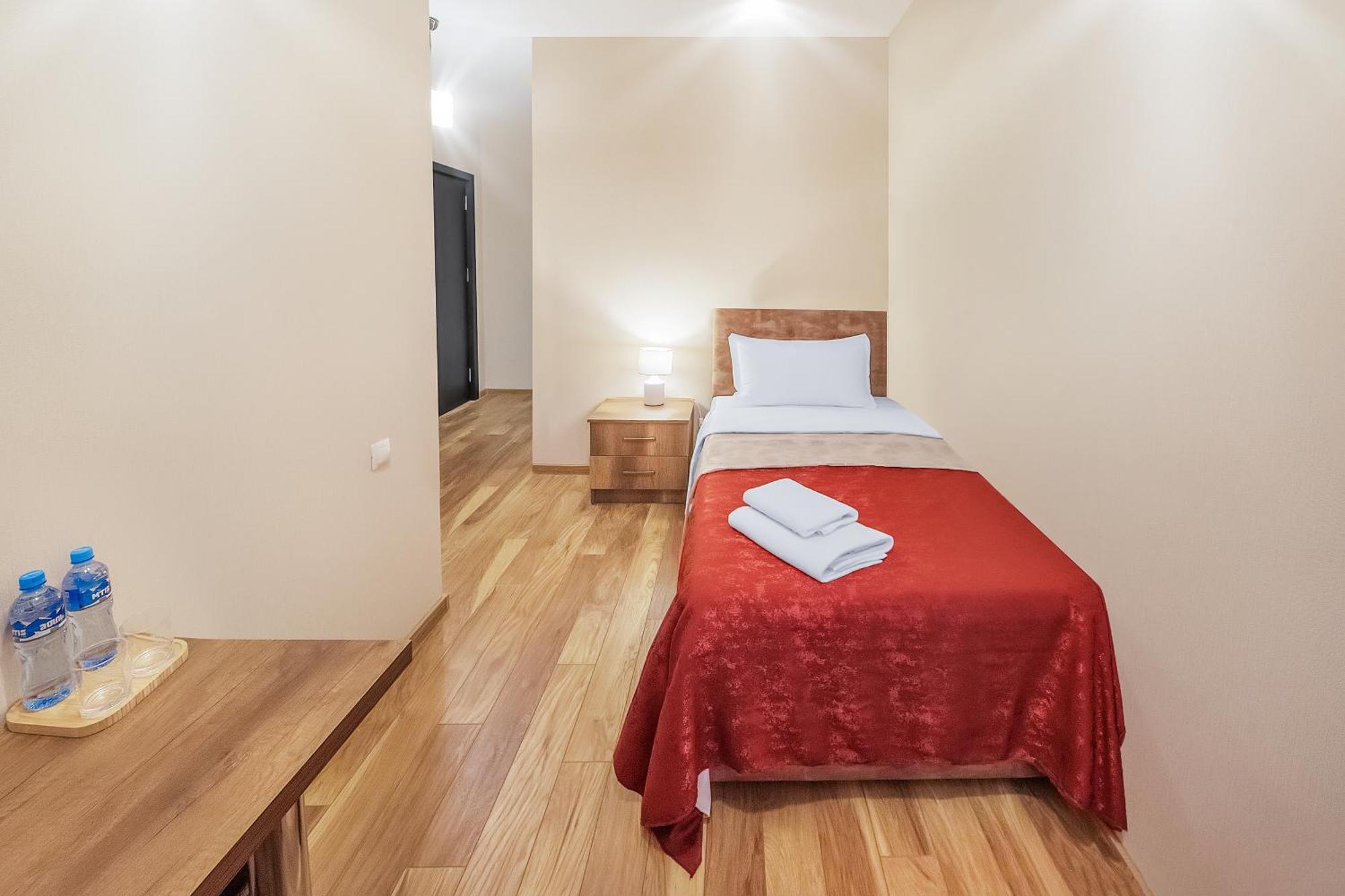 Dzvel Ubanshi Hotel Gori Bagian luar foto