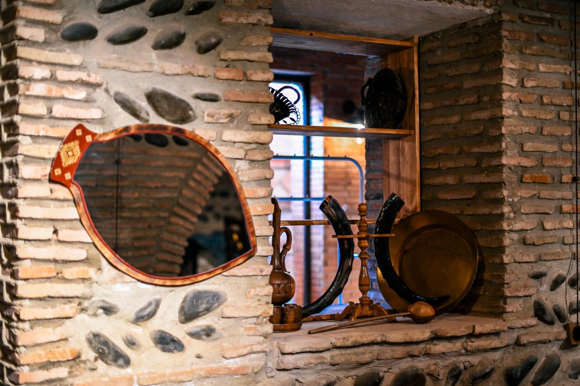 Dzvel Ubanshi Hotel Gori Bagian luar foto